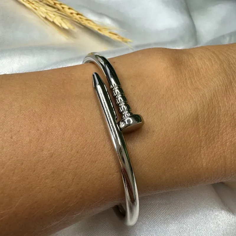 Bracelete Inspiração Jóia Prego - Banhado em Ródio