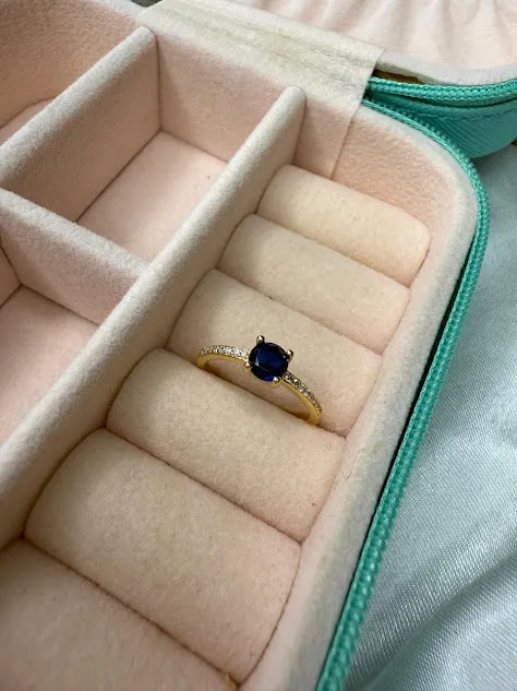 Anel Formatura Pedra Azul Cravejado Zircônias - Banhado a Ouro 18K