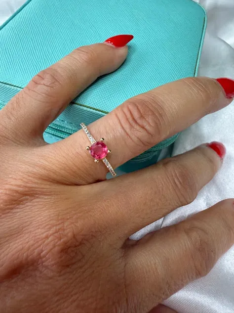 Anel Formatura Pedra Pink Cravejado Zircônias - Banhado a Ouro 18K