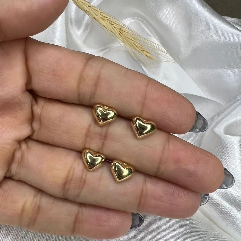 Brinco Pequeno Coração Dourado Liso (Par) - Banhado a Ouro 18K