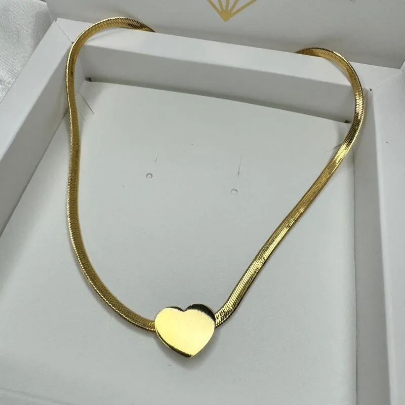 Choker Fita com Coração Liso- Banhado a Ouro 18K