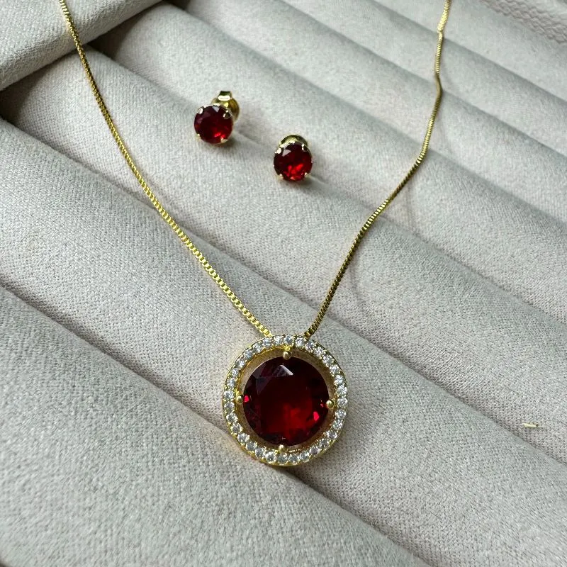 Conjunto Colar e Brincos Pedra Redonda Vermelho - Banhado a Ouro 18K