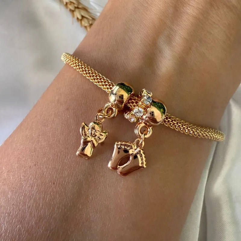 Pulseira Berloque de Anjinho e Pézinhos - Banhado a Ouro 18K