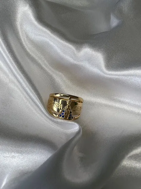 Anel de Nossa Senhora Cravejado com Microzircônias - Banhado a Ouro 18K