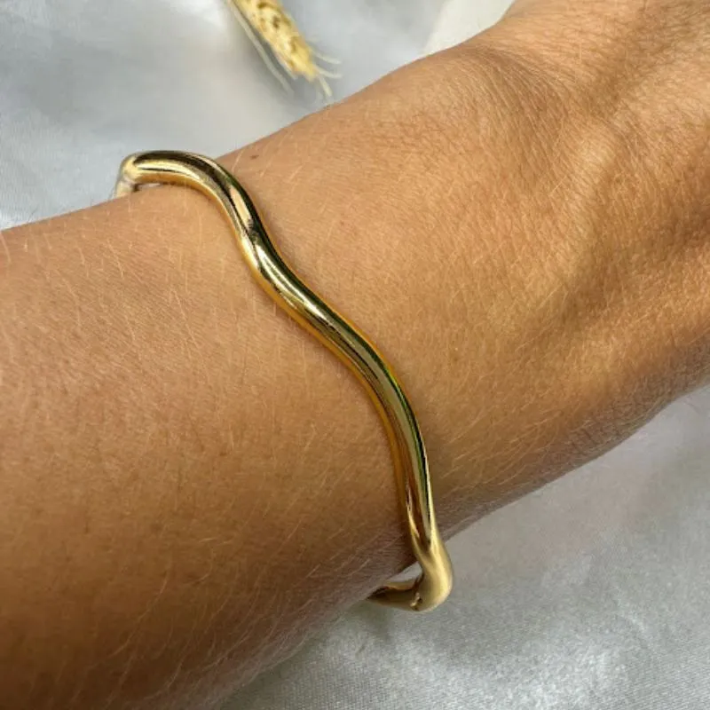 Bracelete Minimalista Ondulado - Banhado a Ouro 18K