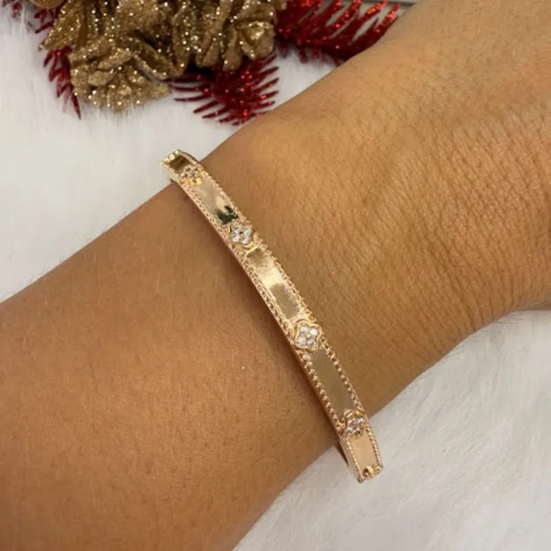 Bracelete Trevo Cravejado Inspiração Joia - Banhado a Ouro 18K