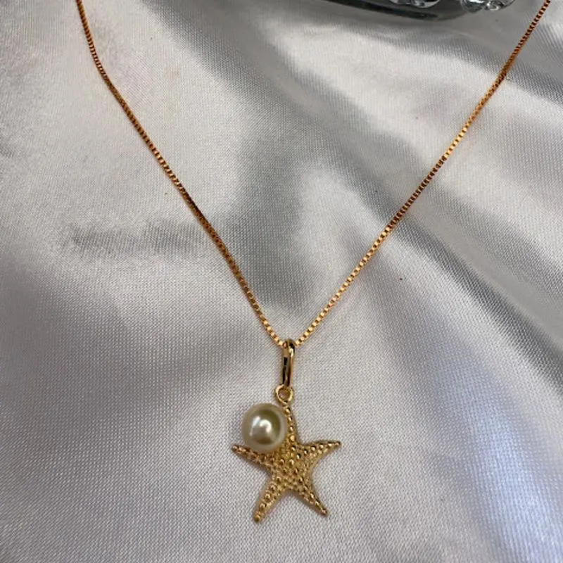 Colar Pingente Estrela do Mar e Pérola - Banhado a Ouro 18K